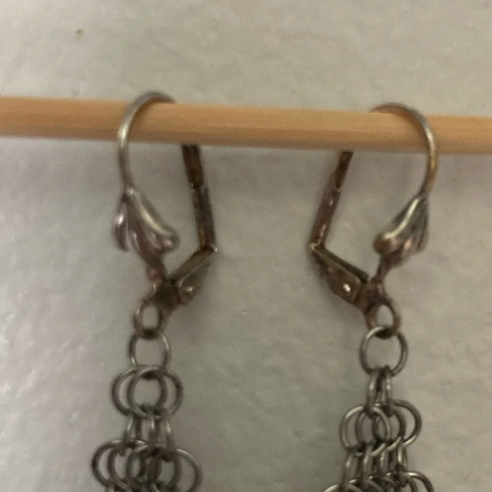 Elegant Chainmail Earrings - Picture 5 of 5